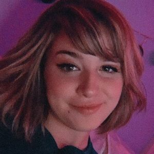 Meet your Posher, Emily mae